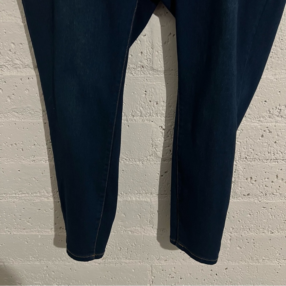 Tahari Womens Jeans 22W Blue Strtch Dark Wash Plus Ankle - Picture 6 of 11